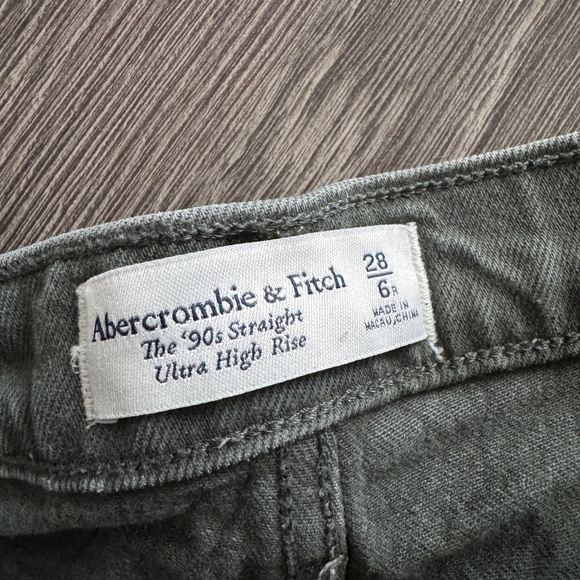 Abercrombie & Fitch ‘90s Straight Ultra High Rise Jeans – Size 28 (6) - Picture 3 of 7
